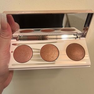 Fenty highlighter